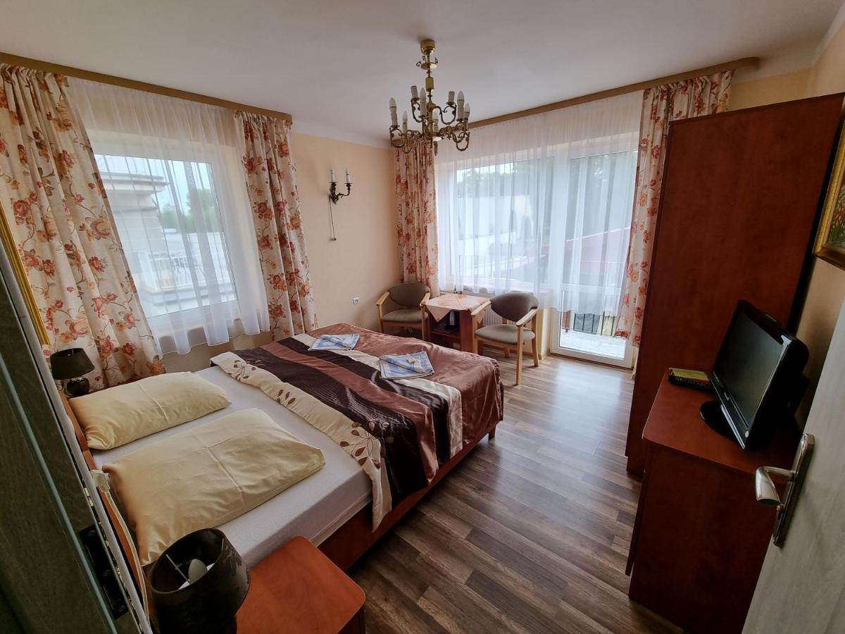 Hotel Gosciniec Pod Polna Roza 2 Misdroy Exterior foto